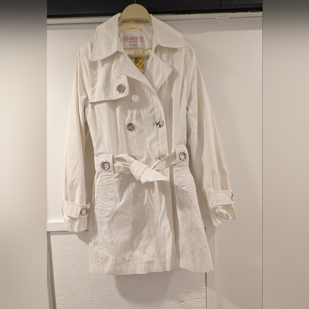Via Spiga White Trench Coat with Belted Waist and Wide Collar